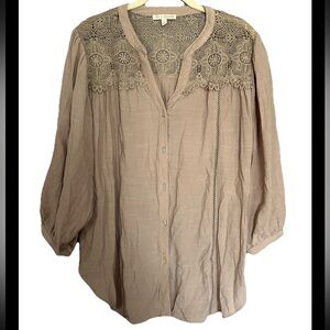 Fig & Flower Tan Eyelet Button Up Crochet Rayon Button Up Top Women’s Sz Medium